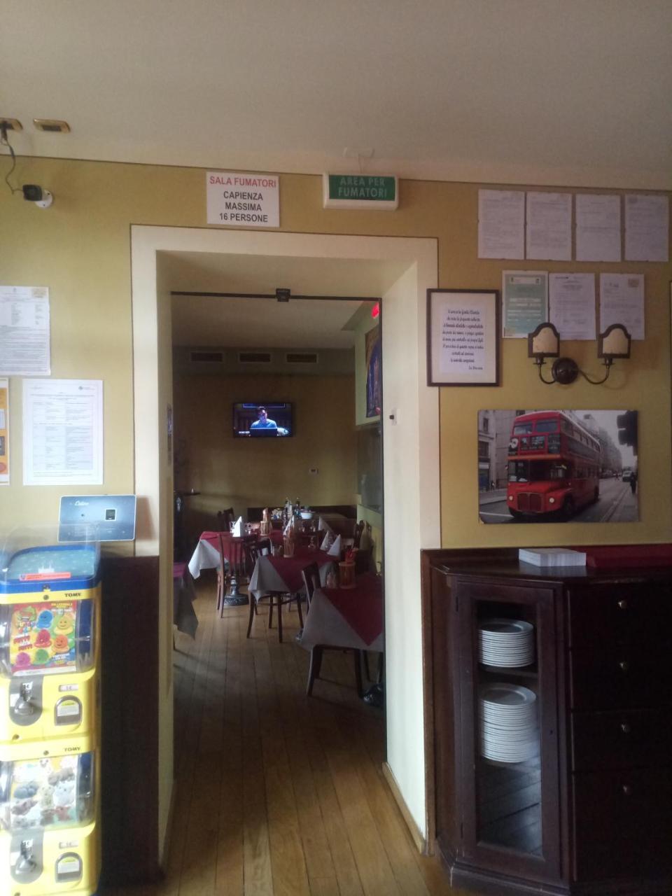 London Cafe Castelnovo ne' Monti Exterior foto